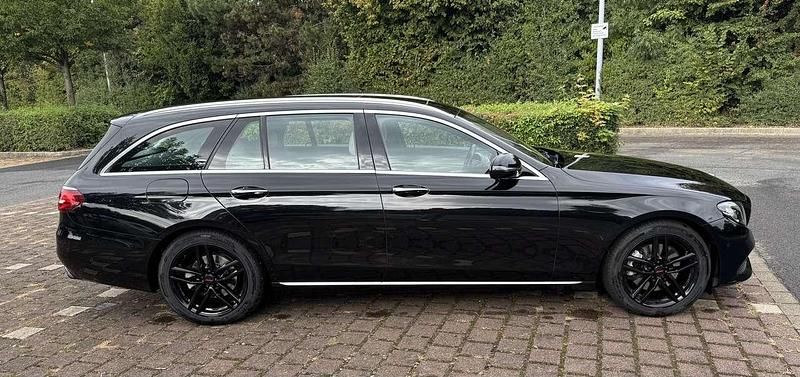 Gebraucht 2017 Mercedes E250 Avantgarde Kombi | 19.700 € (Guter Preis) - Bild 1/4