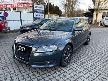 Grau Gebraucht 2011 Audi A3 Sportback Attraction Limousine | 3.699 € (Superpreis) - Bild 1/4