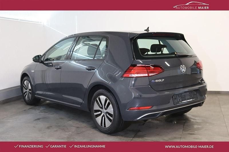 Gebraucht VW Golf 100 kW (136 PS) 2020 Grau Limousine