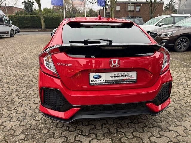Gebraucht Honda Civic Dynamic 126 PS (92 kW) 2019 Rally red (metallic) Limousine