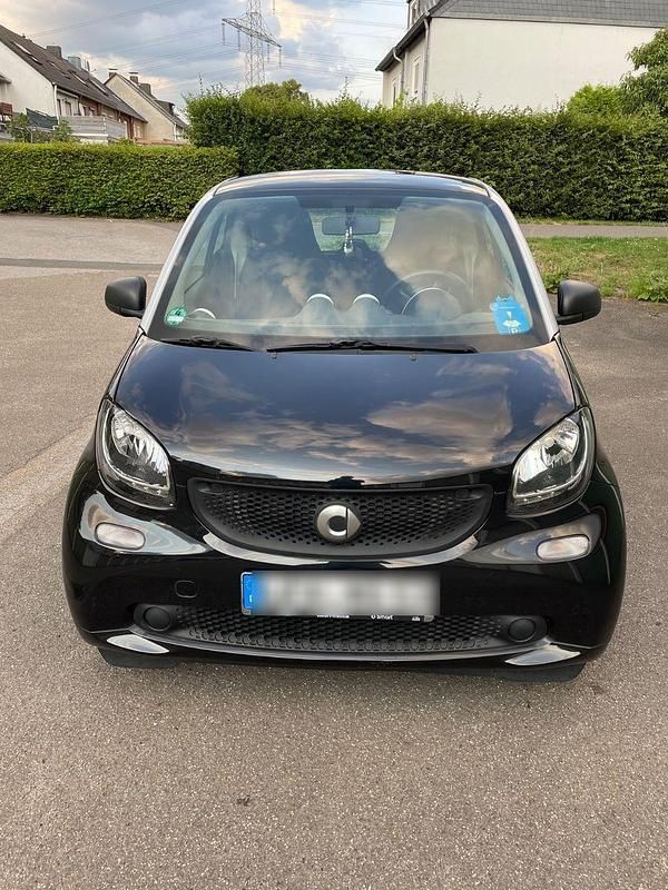 Grau Gebraucht 2015 Smart ForTwo Coupé Coupé | 7.300 € (Fairer Preis) - Bild 1/4