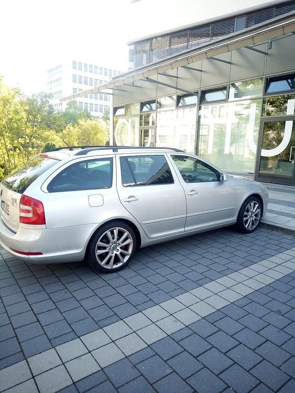 Silber Gebraucht 2007 Skoda Octavia RS Kombi | 3.000 € (Fairer Preis) - Bild 1/4