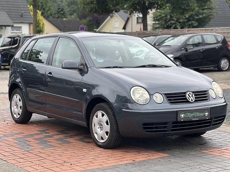 Blau Gebraucht 2005 VW Polo Limousine | 2.300 € (Fairer Preis) - Bild 1/4