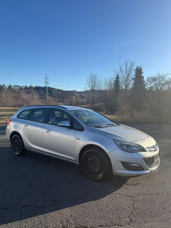 Gebraucht Opel Astra Edition 110 PS (80 kW) 2015 Silber Kombi