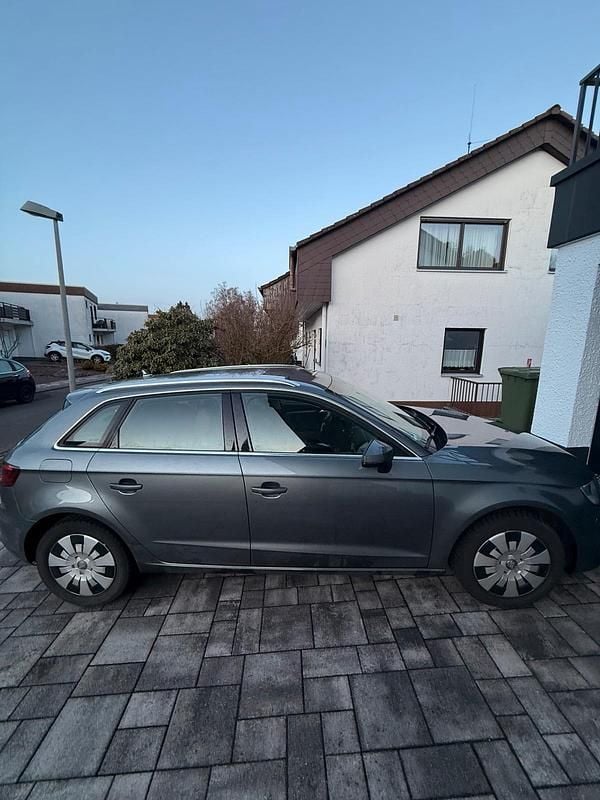 Gebraucht Audi A3 180 PS (132 kW) 2015 Grau Limousine