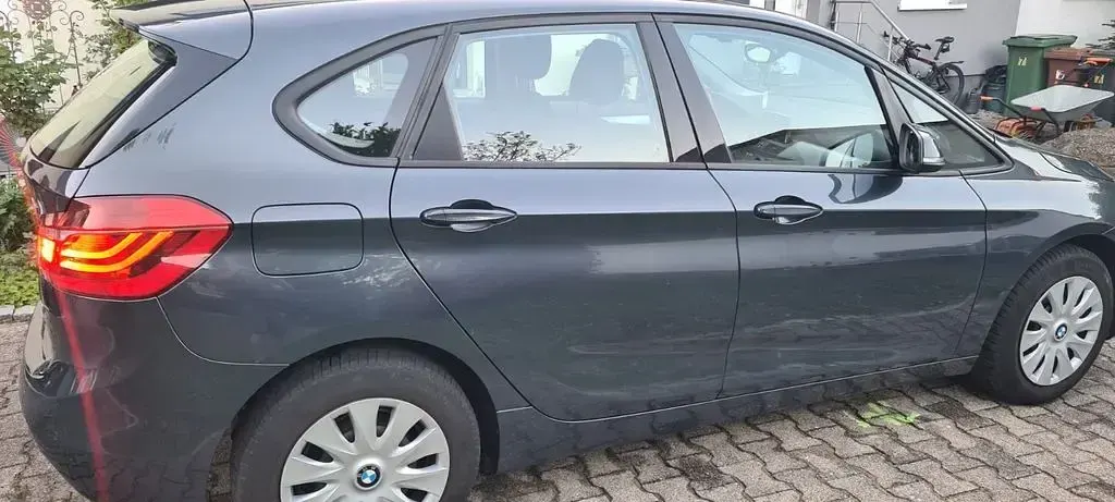 Gebraucht BMW 218 140 PS (102 kW) 2018 Grau Kombi