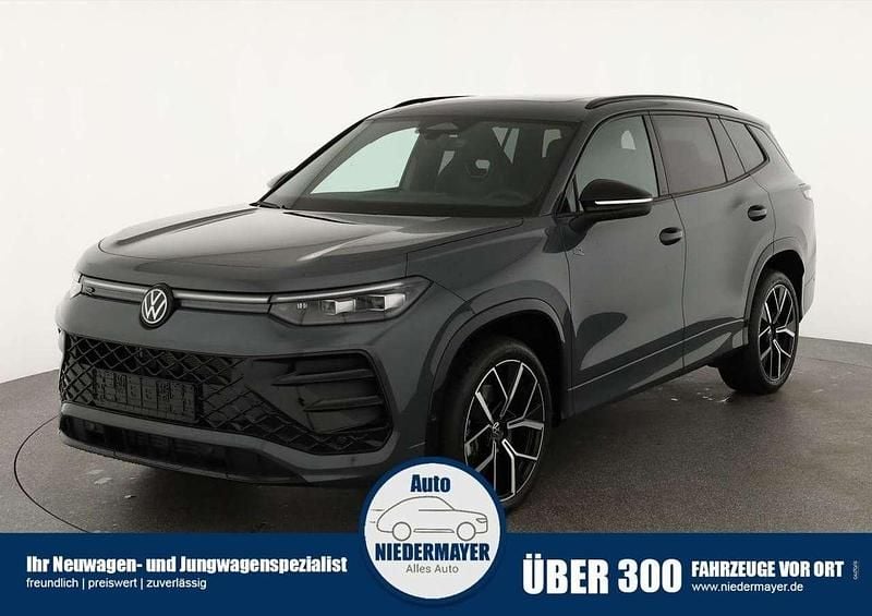 Cipressino green metallic Neu 2025 VW Tayron R-line SUV | 54.995 € (Superpreis) - Bild 1/4