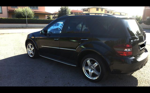 Gebraucht Mercedes ML420 AMG 416 PS (305 kW) 2006 Schwarz metallic SUV