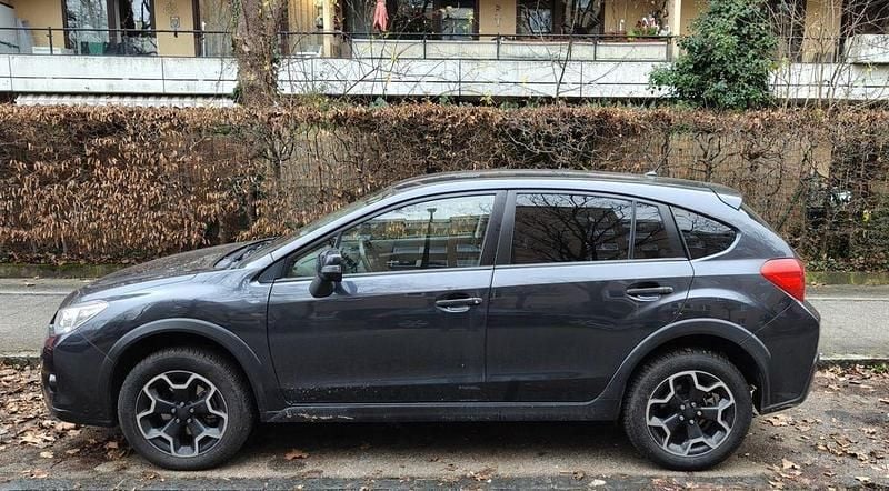 Grau Gebraucht 2014 Subaru XV Comfort SUV | 7.900 € (Fairer Preis) - Bild 1/4