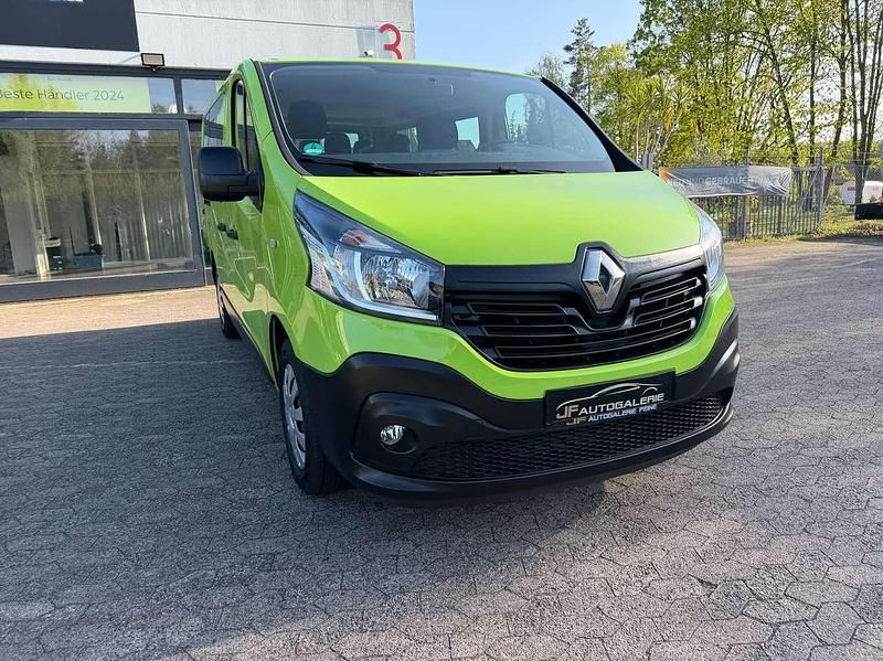 Second-hand Renault Trafic Expression 125 CP (91 kW) 2016 Verde Monovolum