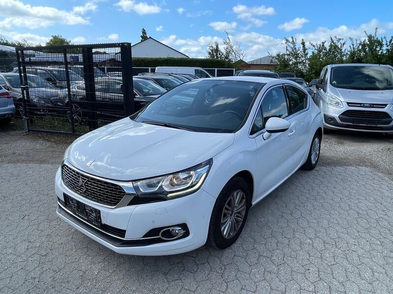 Silber Gebraucht 2017 DS Automobiles DS4 Limousine | 5.400 € (Guter Preis) - Bild 1/4