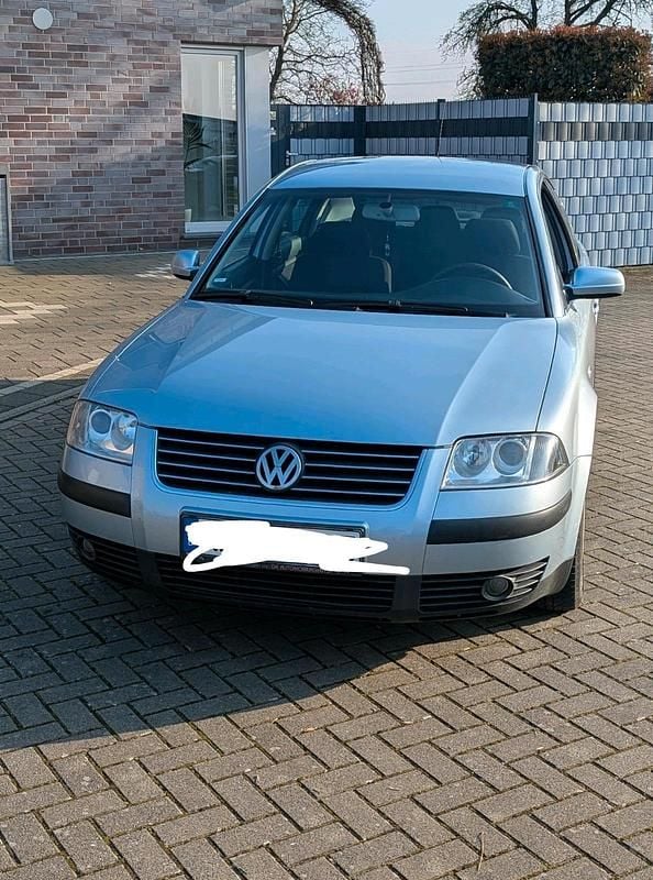 Gebraucht VW Passat 116 PS (85 kW) 2004 Blau Limousine