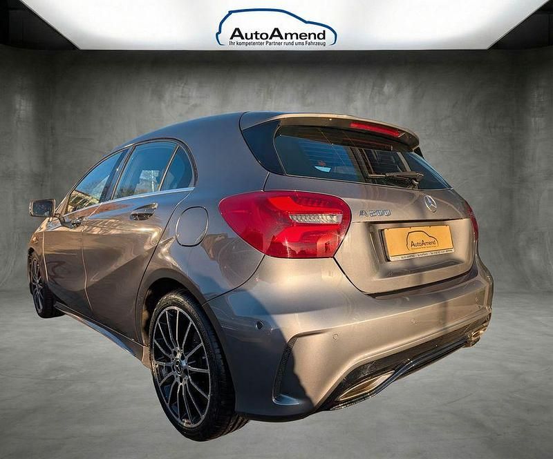 Gebraucht Mercedes A200 Business 156 PS (114 kW) 2018 Mountaingrau  met. Limousine