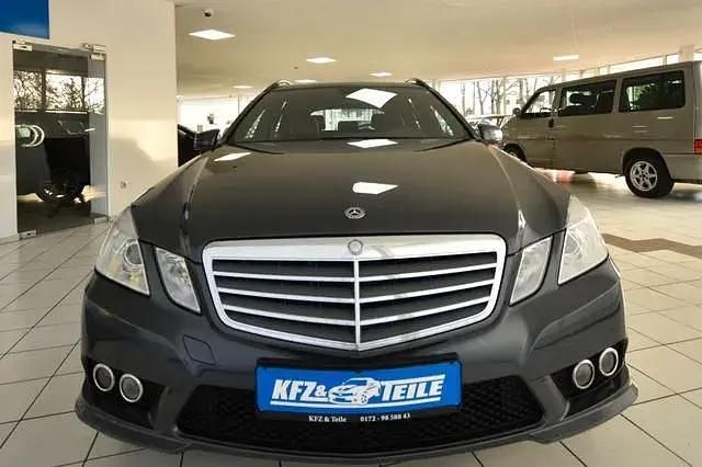 Second-hand Mercedes E200 184 CP (135 kW) 2010 Andere Berlinǎ