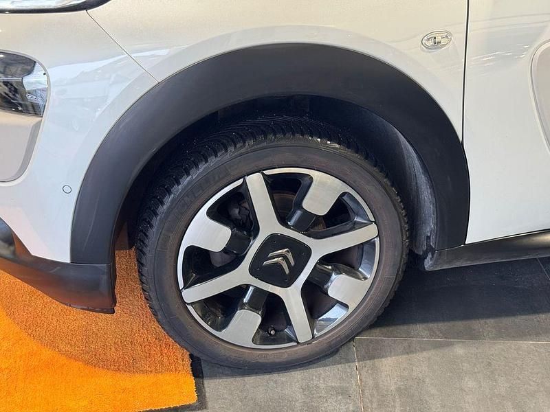 Gebraucht Citroën C4 Shine 110 PS (80 kW) 2018 Weiß SUV