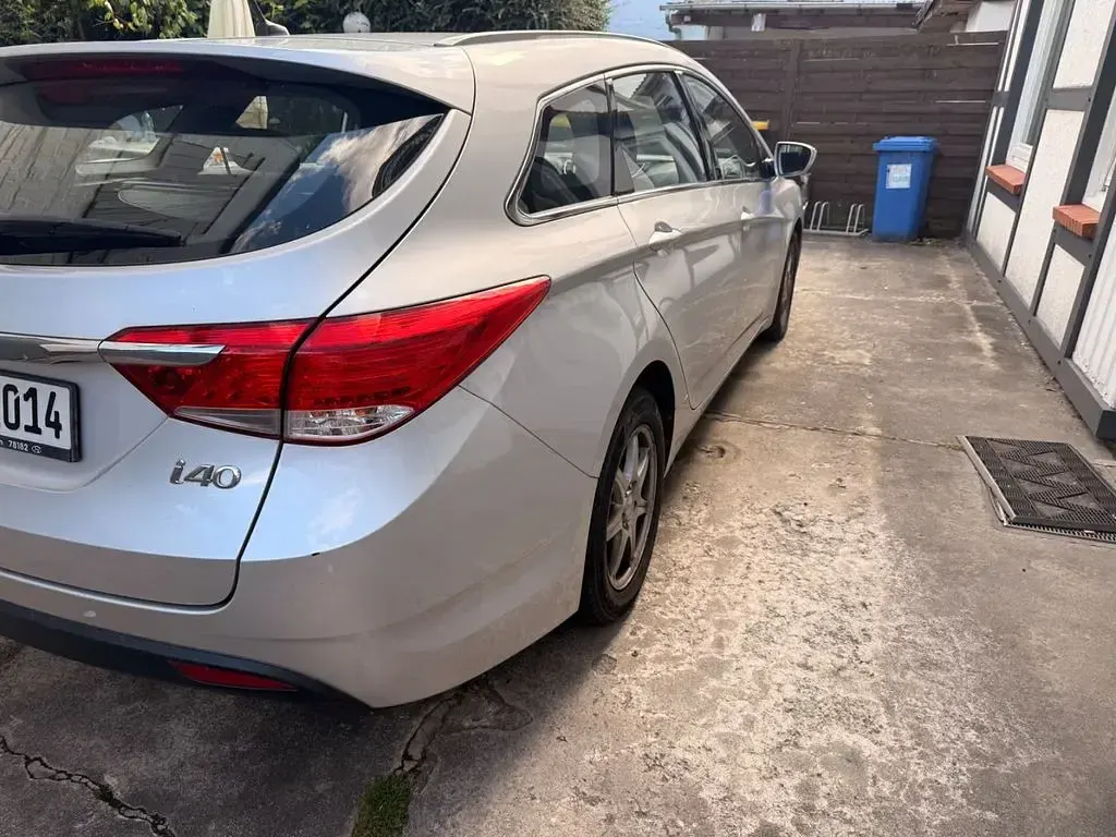 Gebraucht Hyundai i40 Edition 135 PS (99 kW) 2013 Silber Kombi