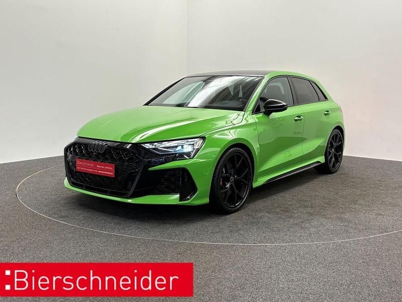 Gruen Neu 2025 Audi RS3 Sportback Ambiente Kleinwagen | 66.550 € (Guter Preis) - Bild 1/3
