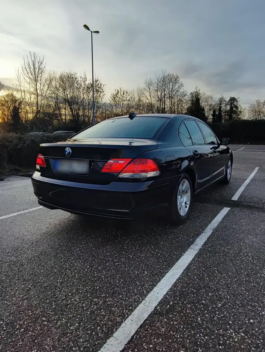 Second-hand BMW 730 231 CP (169 kW) 2007 Albastru Berlinǎ