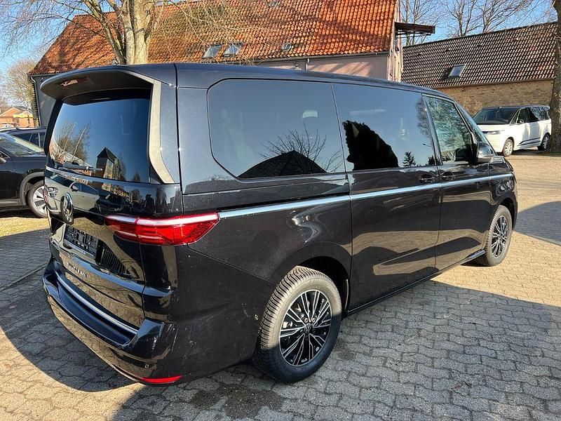 Neu VW Multivan Style 150 PS (110 kW) 2025 Schwarz Van