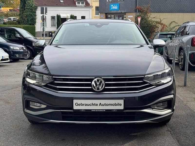 Grau Gebraucht 2019 VW Passat Alltrack Kombi | 16.490 € (Teuer) - Bild 1/4