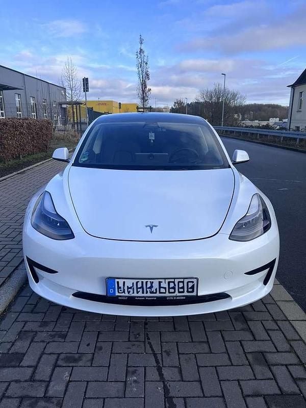 Gebraucht 2022 Tesla Model 3 RWD Limousine | 25.500 € (Guter Preis) - Bild 1/4