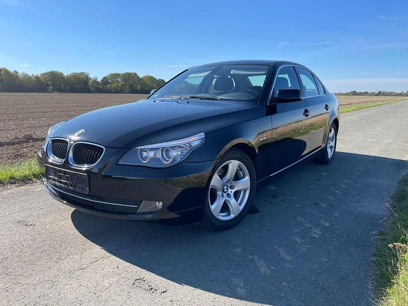Schwarz Gebraucht 2009 BMW 520 Limousine | 7.999 € (Etwas zu teuer) - Bild 1/4