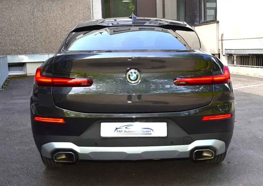 Gebraucht BMW X4 Performance 190 PS (139 kW) 2022 Grau SUV