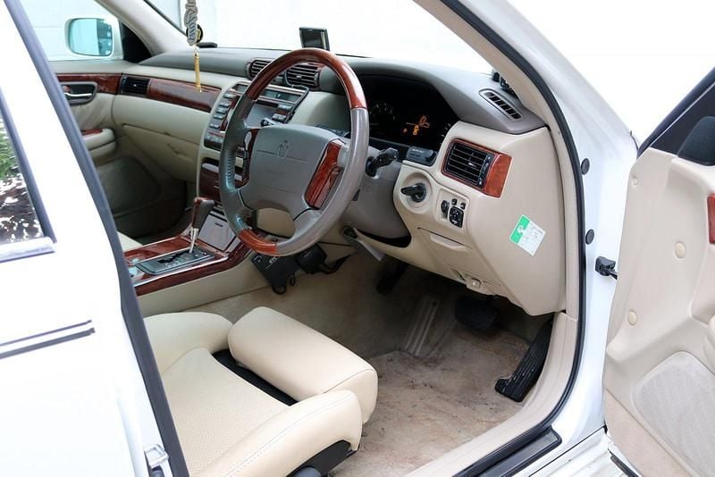 Gebraucht Toyota Crown 280 PS (205 kW) 2000 Pearl white metallic Limousine