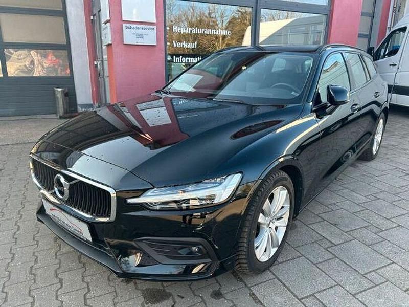 Gebraucht Volvo V60 Momentum 190 PS (139 kW) 2019 Schwarz Kombi