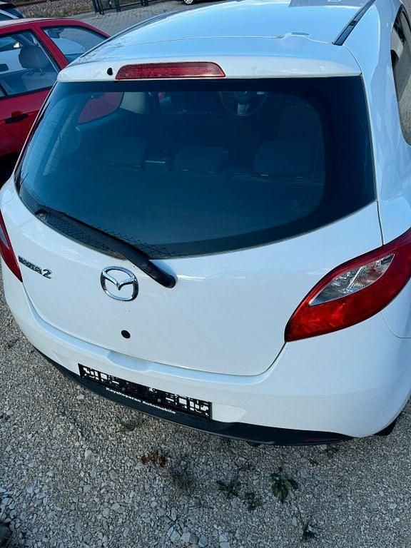 Gebraucht Mazda 2 Dynamic 90 PS (66 kW) 2010 Weiß Kleinwagen