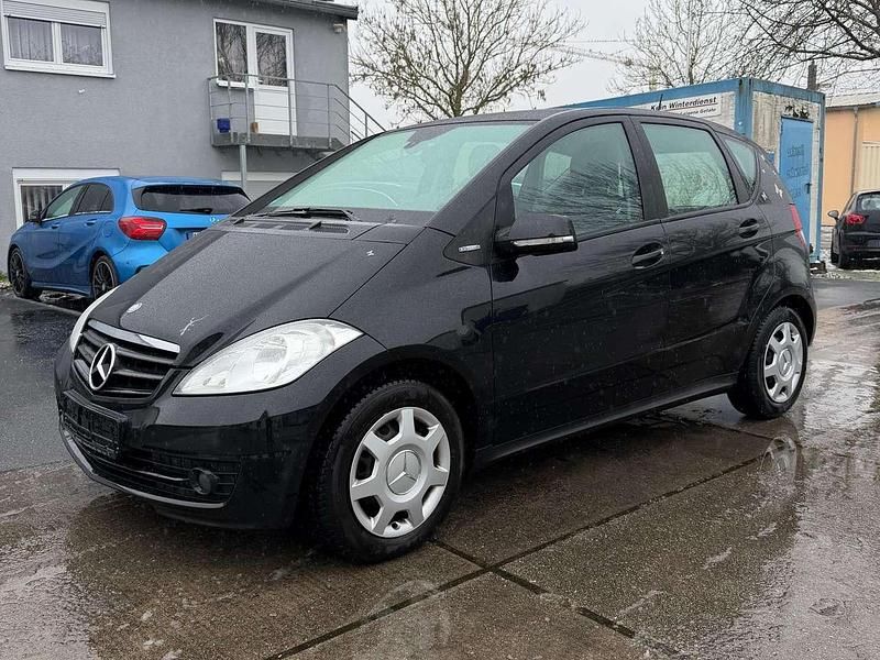 Gebraucht Mercedes A160 95 PS (69 kW) 2012 Kosmosschwarz  metalliclack Kleinwagen