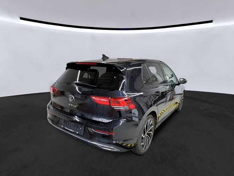 Gebraucht VW Golf VIII Move 150 PS (110 kW) 2023 Deep black perleffekt Limousine