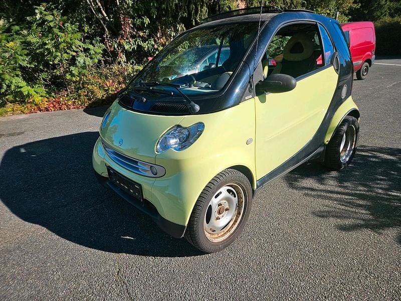 Grün Gebraucht 2003 Smart ForTwo Coupé Kleinwagen | 998 € (Superpreis) - Bild 1/4