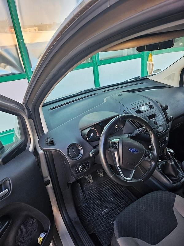 Gebraucht Ford Tourneo Courier 101 PS (74 kW) 2014 Gold Van / Kleinbus