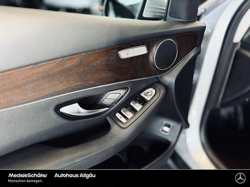 Gebraucht Mercedes GLC300 258 PS (189 kW) 2020 Silber SUV