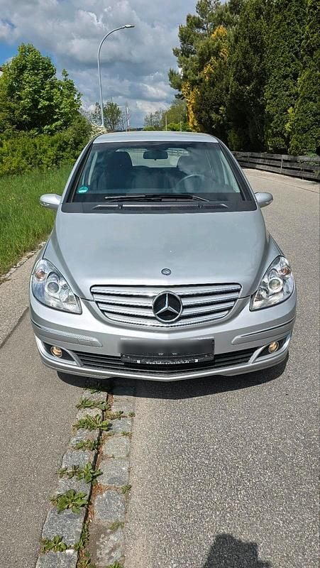 Silber Gebraucht 2007 Mercedes B180 Van / Kleinbus | 1.550 € (Superpreis) - Bild 1/4