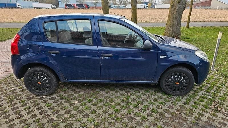 Gebraucht Dacia Sandero 75 PS (55 kW) 2009 Blau Kleinwagen