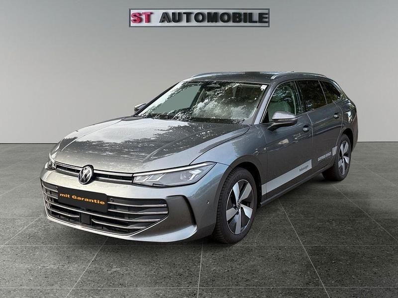 Gebraucht VW Passat Business 150 PS (110 kW) 2025 Grau Kombi