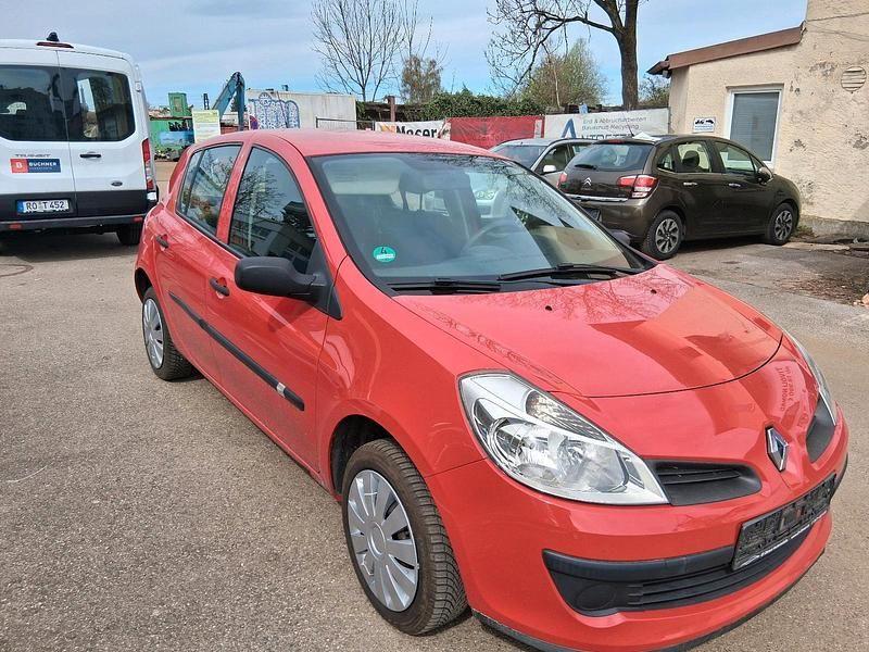Gebraucht Renault Clio II 75 PS (55 kW) 2006 Rot Kleinwagen