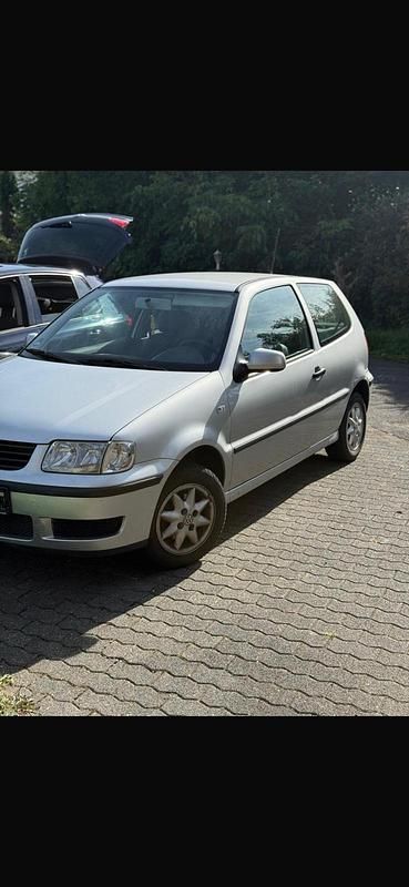 Silber Gebraucht 2001 VW Polo Kleinwagen | 990 € (Fairer Preis) - Bild 1/4