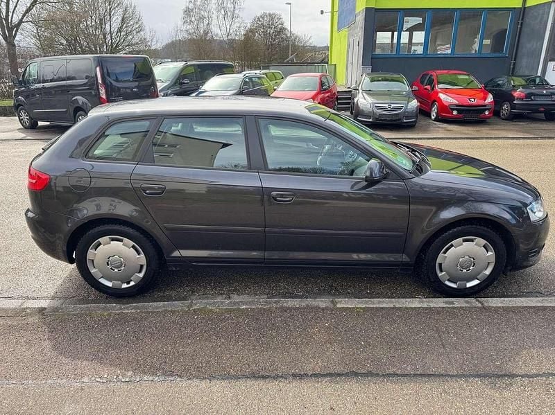 Gebraucht Audi A3 Sportback 125 PS (91 kW) 2009 Lavagrau perleffekt Kleinwagen