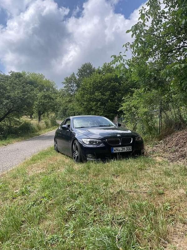 Gebraucht BMW 325 Sport Line 218 PS (160 kW) 2009 Blau Coupé