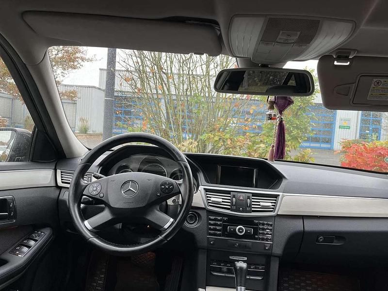 Gebraucht Mercedes E250 Avantgarde 204 PS (150 kW) 2009 Limousine