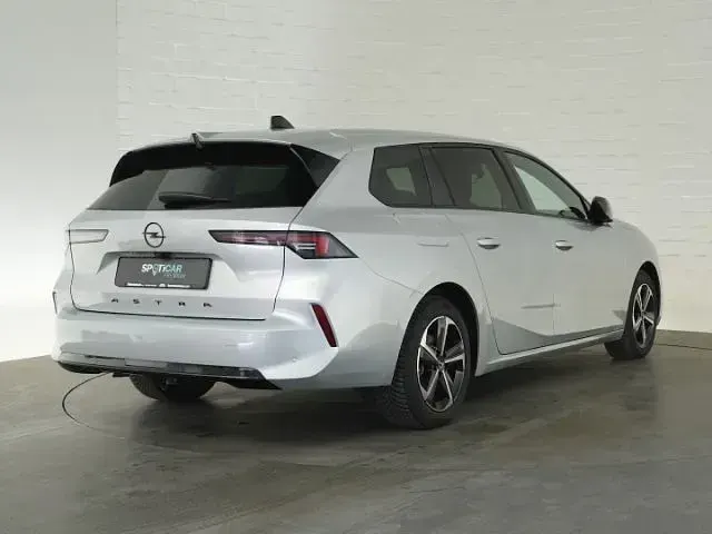 Gebraucht Opel Astra 131 PS (96 kW) 2024 Silber Kleinwagen