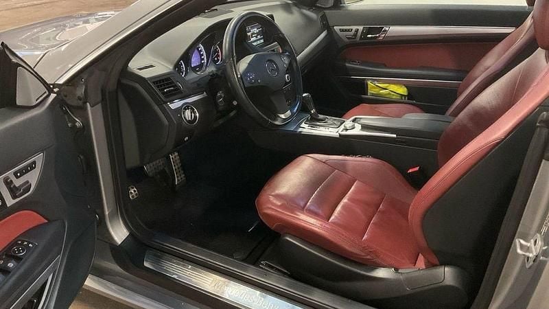 Gebraucht Mercedes E500 Avantgarde 387 PS (284 kW) 2011 Silber Coupé