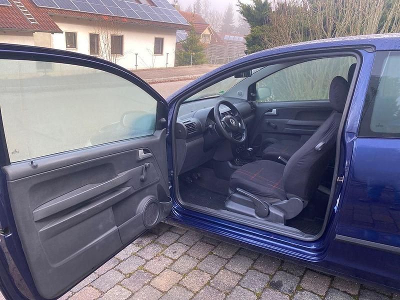 Gebraucht VW Fox 69 PS (50 kW) 2006 Blau Kleinwagen