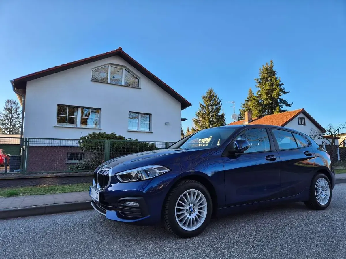 Używany BMW 116 Advantage 116 KM (85 kW) 2019 Niebieski Hatchback