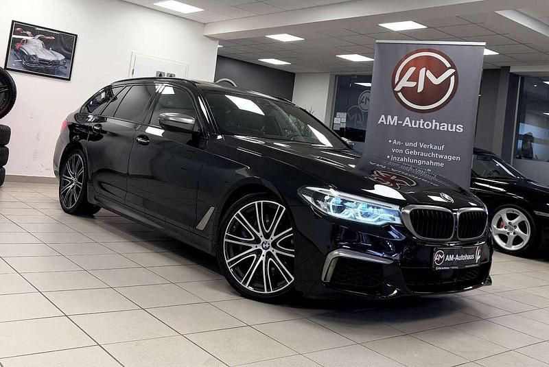 Saphirschwarz Gebraucht 2018 BMW 550 Kombi | 30.899 € (Fairer Preis) - Bild 1/4