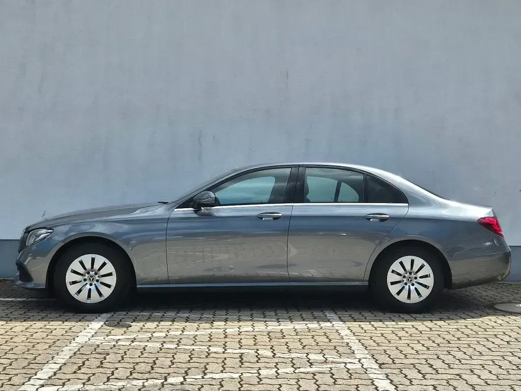 Gebraucht Mercedes E200 184 PS (135 kW) 2018 Selenitgrau  metalliclack Limousine