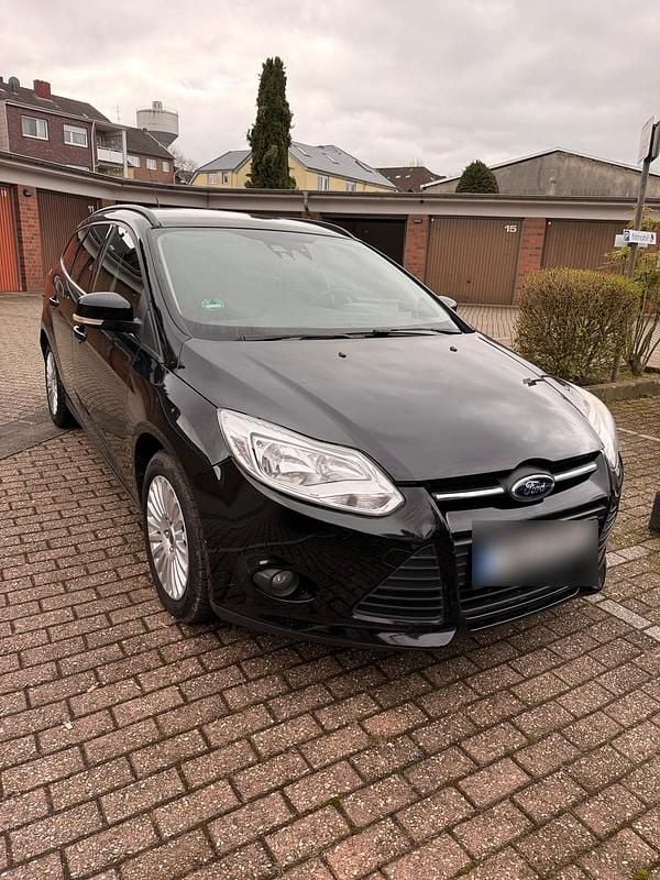 Gebraucht Ford Focus 101 PS (74 kW) 2011 Schwarz Kombi